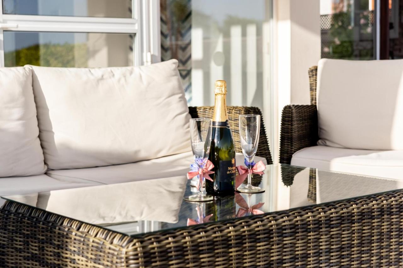 Villa Marina Sunrise By Ezoria Villas Coral Bay Eksteriør billede