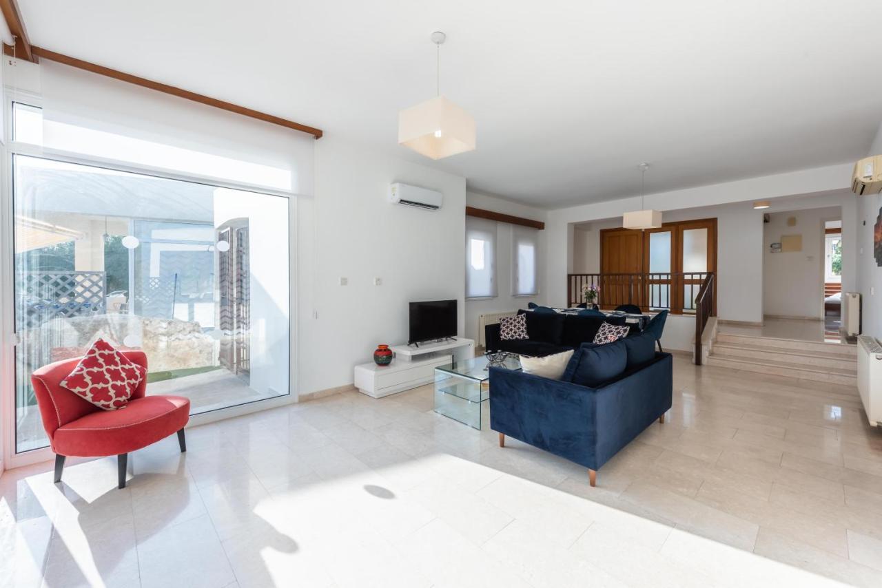 Villa Marina Sunrise By Ezoria Villas Coral Bay Eksteriør billede